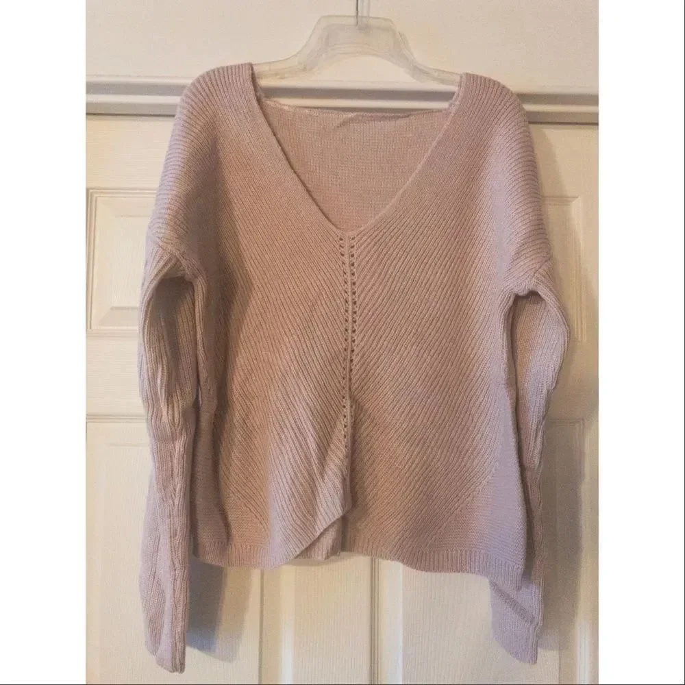 ✨HP✨V Neck Chevron Knit Dolman Sleeve Sweater✨
